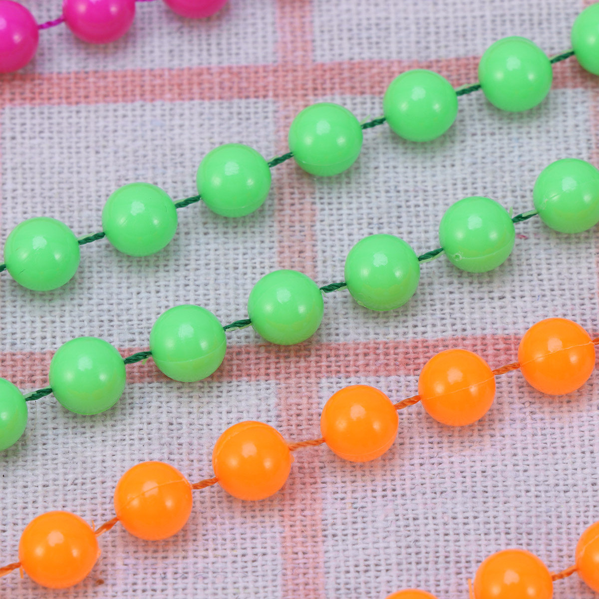 Collar de cuentas de plástico  - Women'S Accessories In The 70S reseña y precio