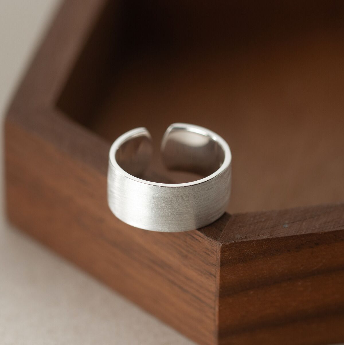 Anillos ajustables de trefilad - Women Accessories Drawing reseña y precio