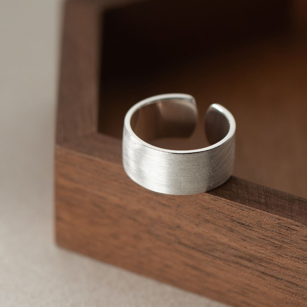 Anillos ajustables de trefilad - Women Accessories Drawing reseña y precio